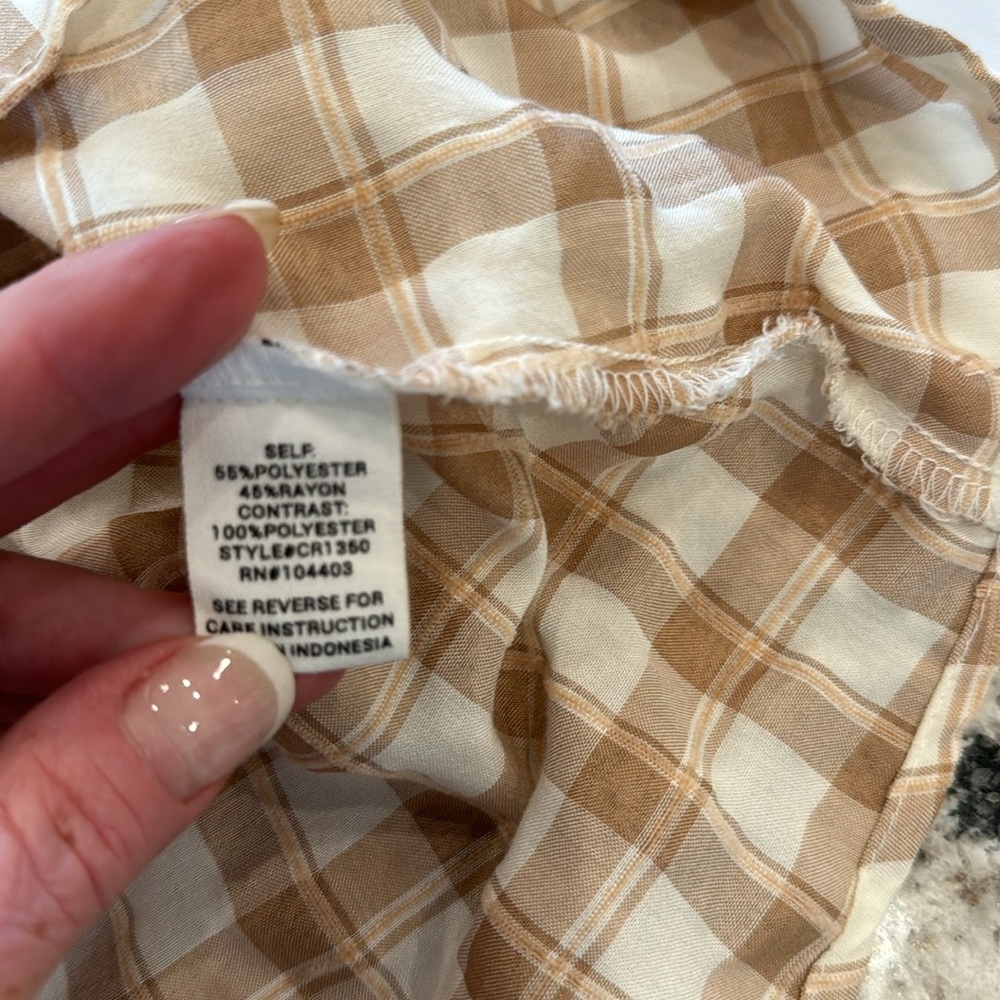 Checkered Flutter Sleeve Top - Picture 9 of 9